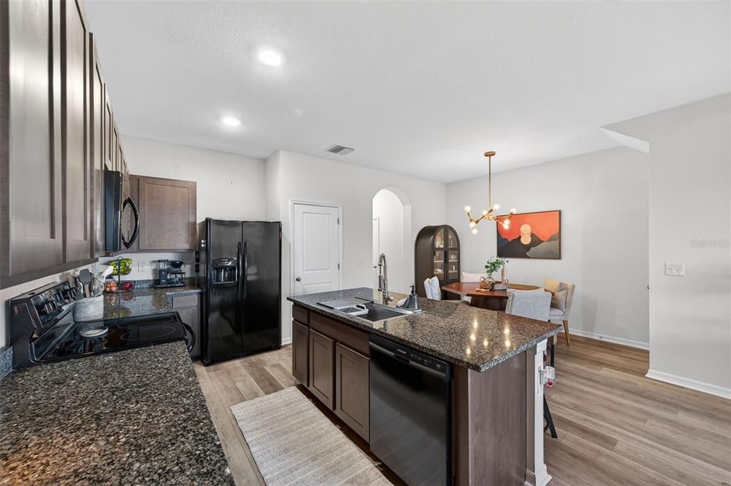 En Venta: $324,900 (3 camas, 2 baños, 1673 Pies cuadrados)