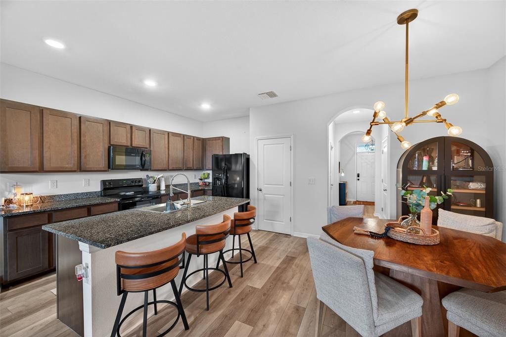 En Venta: $324,900 (3 camas, 2 baños, 1673 Pies cuadrados)