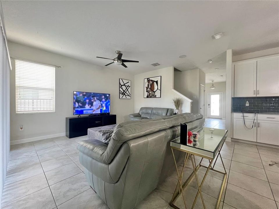 For Rent: $3,200 (5 beds, 3 baths, 2638 Square Feet)