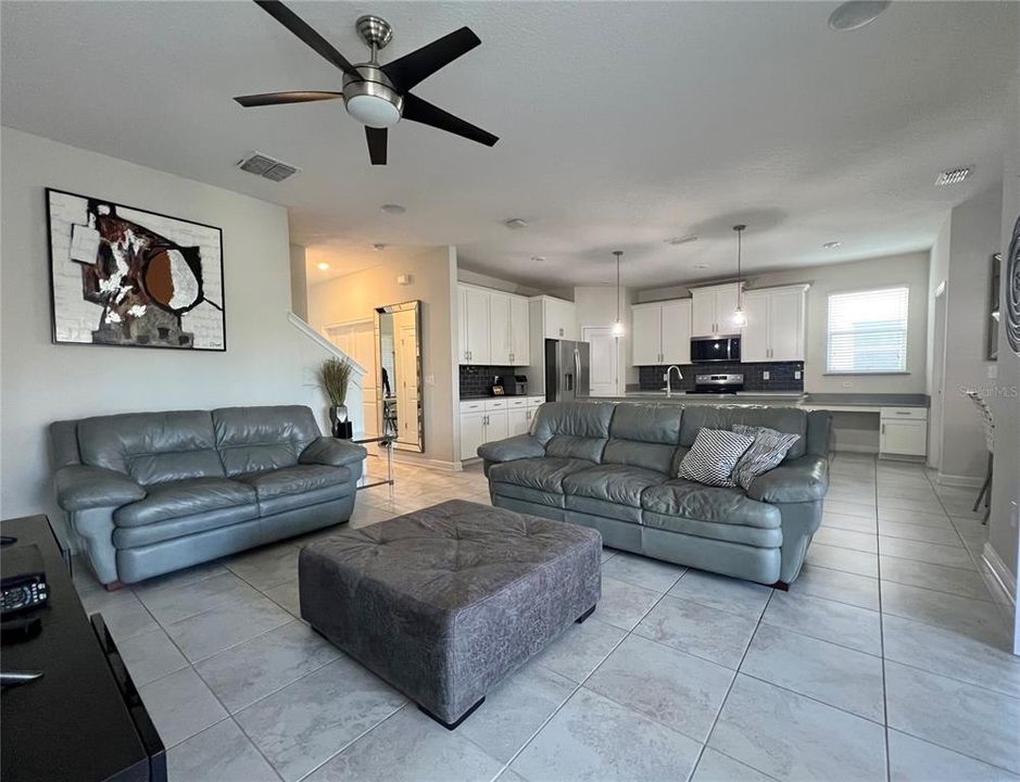 For Rent: $3,200 (5 beds, 3 baths, 2638 Square Feet)