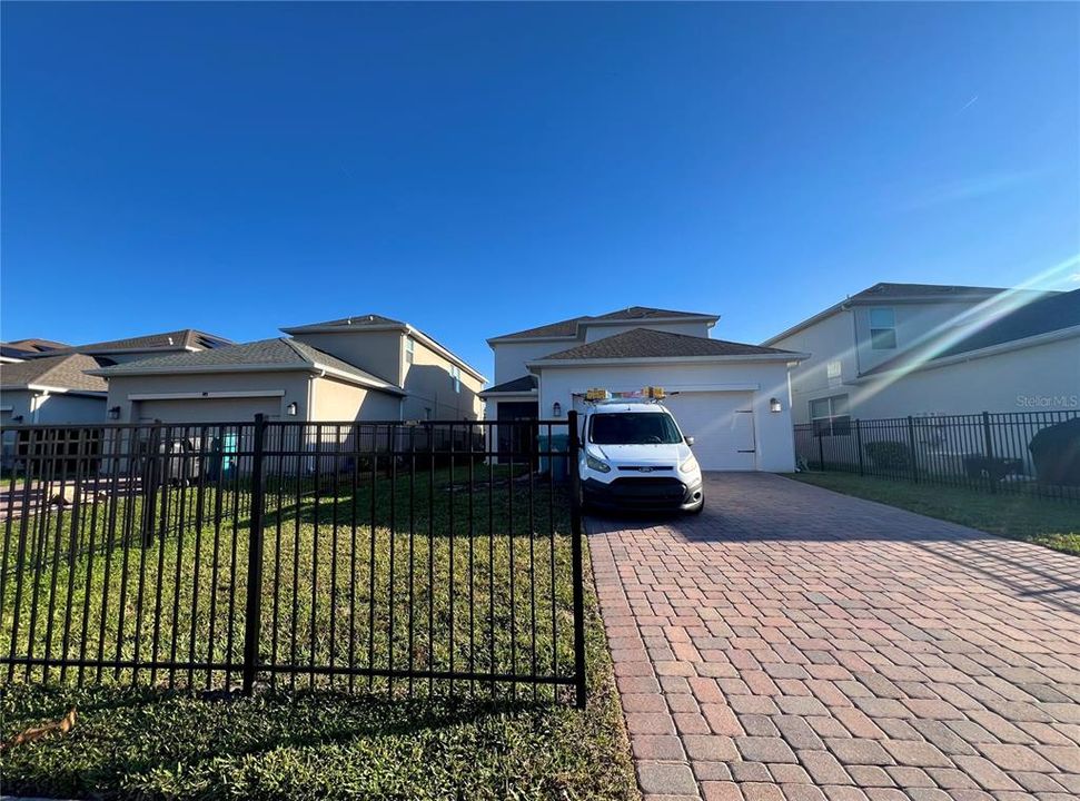 For Rent: $3,200 (5 beds, 3 baths, 2638 Square Feet)