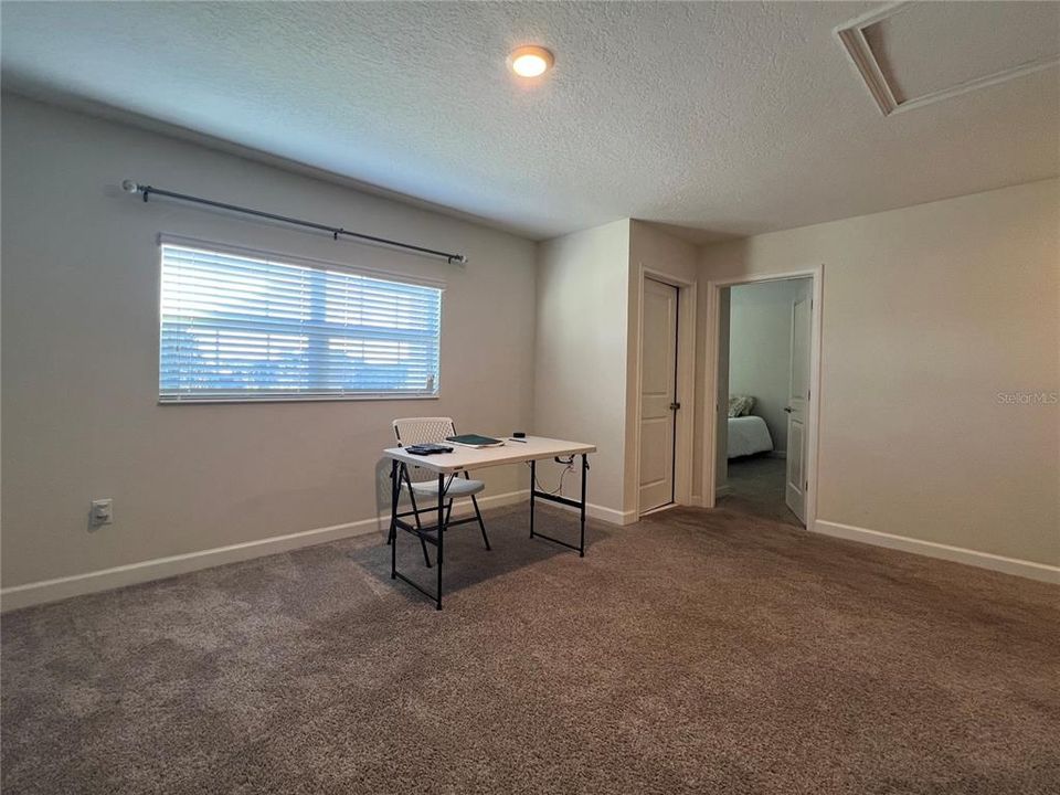 For Rent: $3,200 (5 beds, 3 baths, 2638 Square Feet)