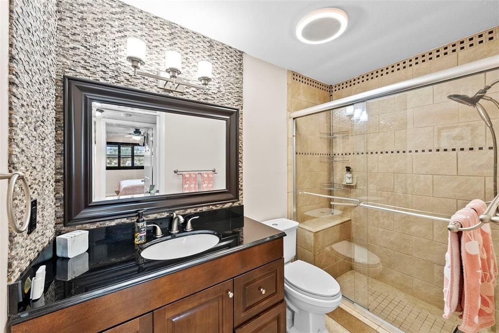 For Sale: $159,000 (1 beds, 1 baths, 610 Square Feet)