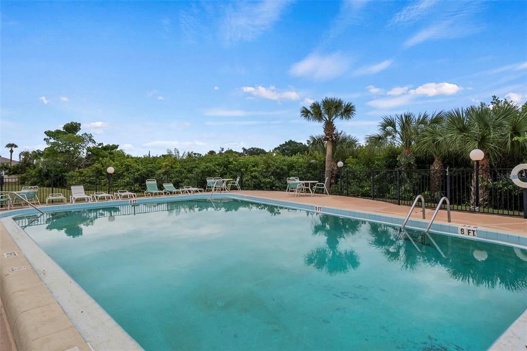 For Sale: $159,000 (1 beds, 1 baths, 610 Square Feet)