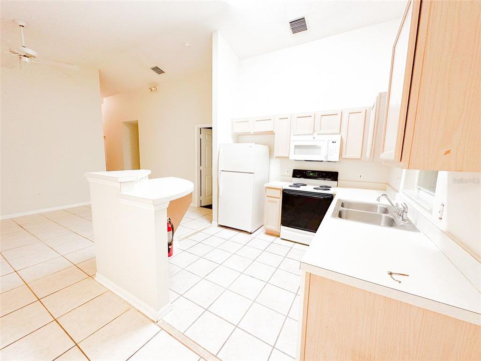 待售: $305,000 (3 贝兹, 2 浴室, 1142 平方英尺)