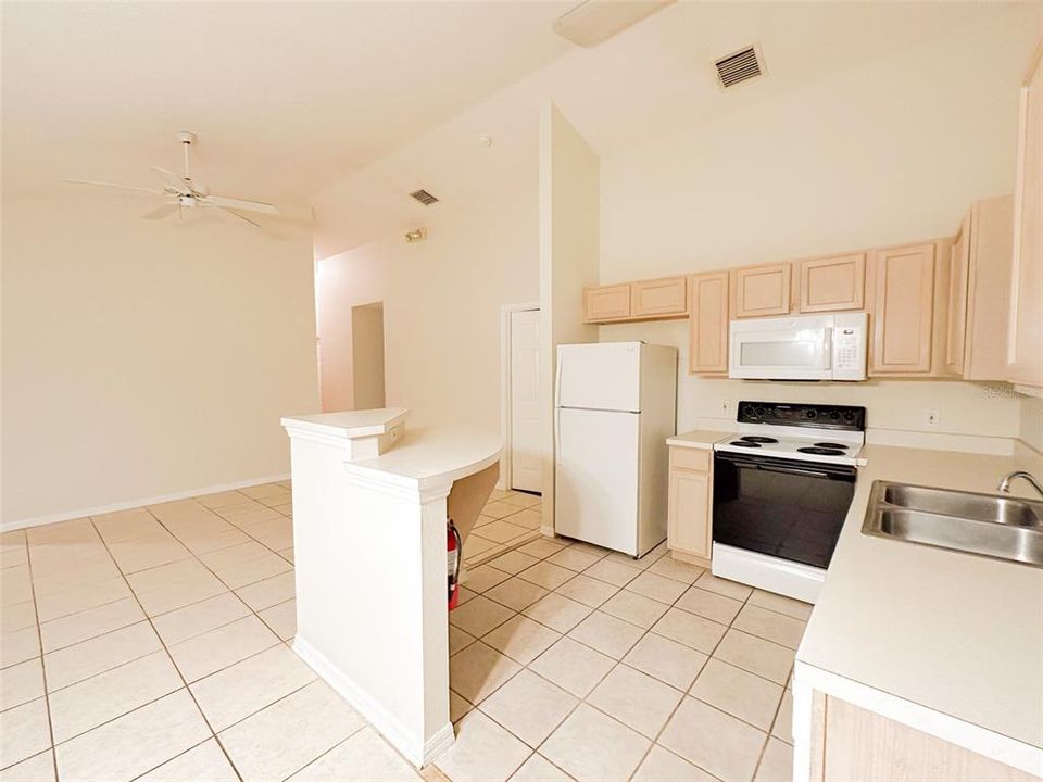 待售: $305,000 (3 贝兹, 2 浴室, 1142 平方英尺)