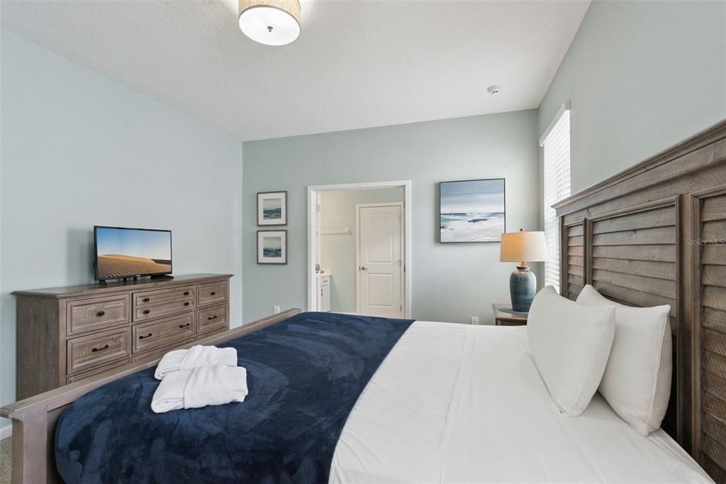 For Sale: $563,869 (4 beds, 3 baths, 1910 Square Feet)