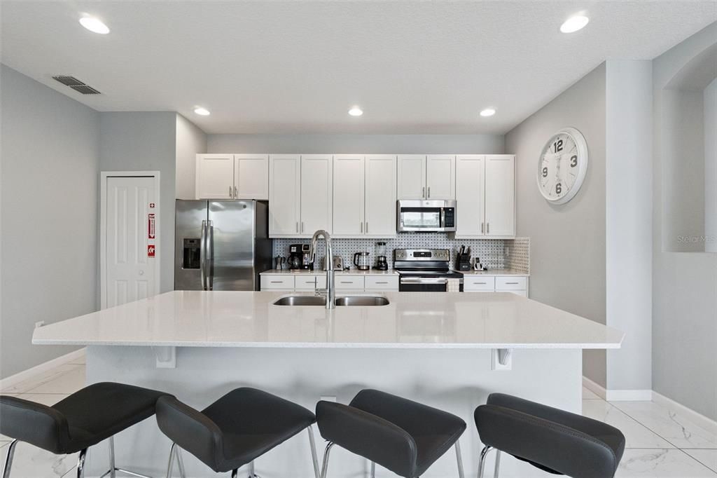 For Sale: $563,869 (4 beds, 3 baths, 1910 Square Feet)