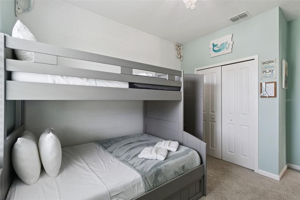 For Sale: $563,869 (4 beds, 3 baths, 1910 Square Feet)