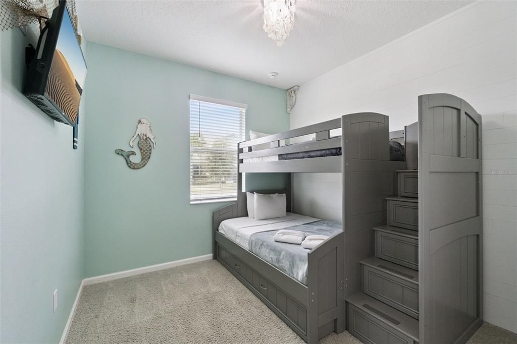 For Sale: $563,869 (4 beds, 3 baths, 1910 Square Feet)