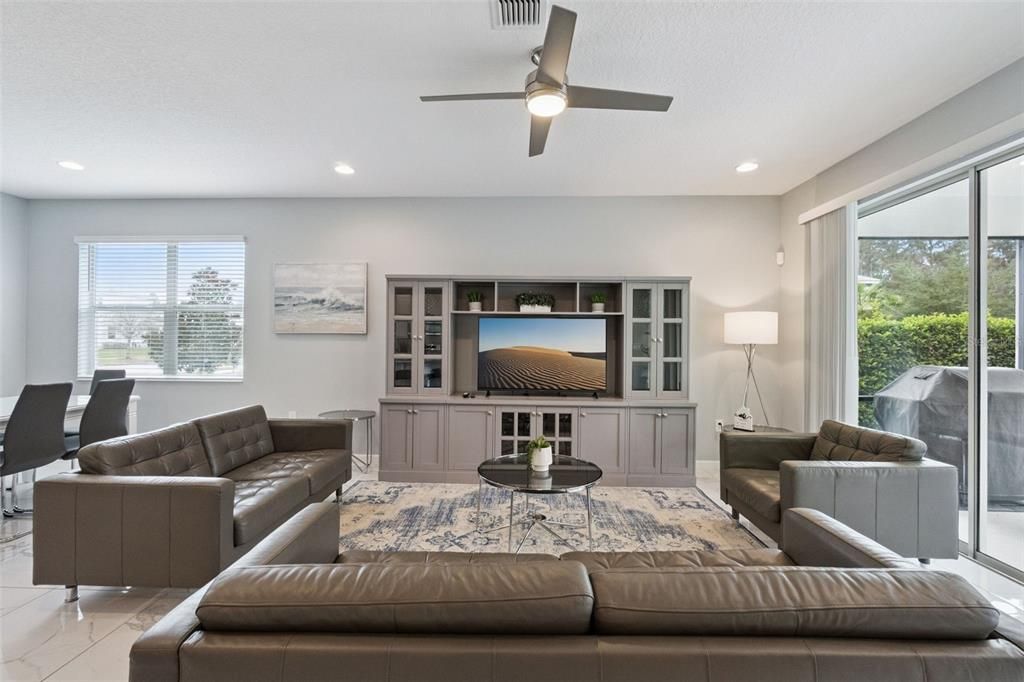 For Sale: $563,869 (4 beds, 3 baths, 1910 Square Feet)