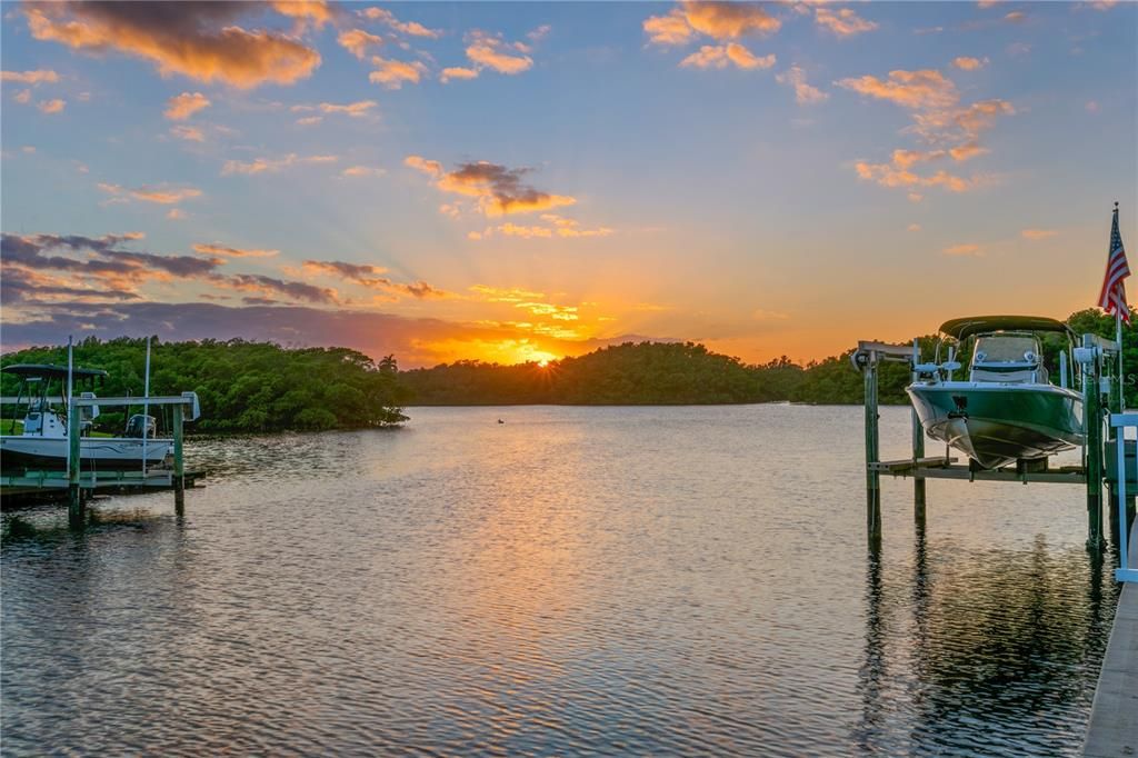 На продажу: $1,625,000 (4 спален, 4 ванн, 2608 Квадратных фут)