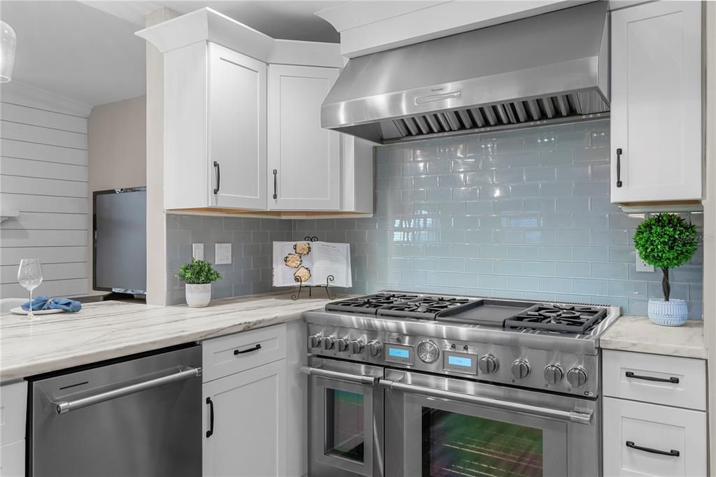 На продажу: $1,625,000 (4 спален, 4 ванн, 2608 Квадратных фут)