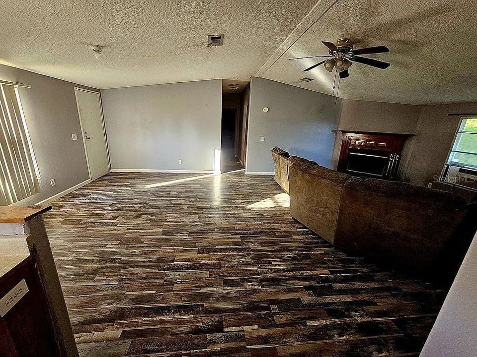 For Sale: $160,000 (3 beds, 2 baths, 1620 Square Feet)