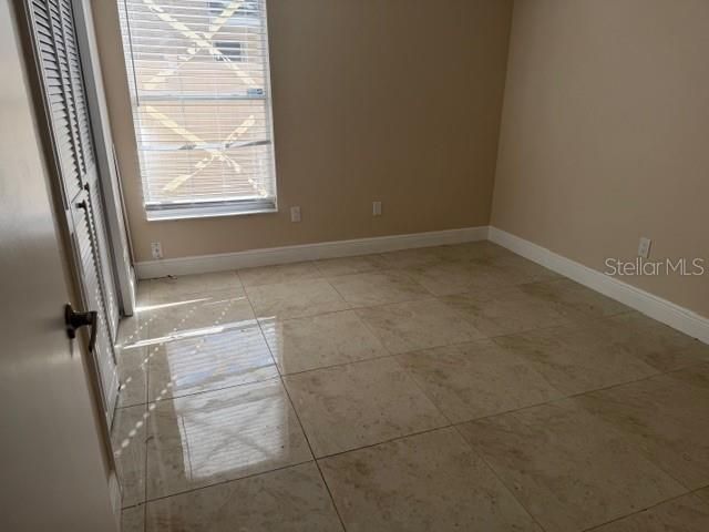 For Rent: $2,850 (4 beds, 2 baths, 2294 Square Feet)