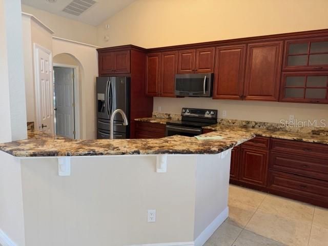 For Rent: $2,850 (4 beds, 2 baths, 2294 Square Feet)