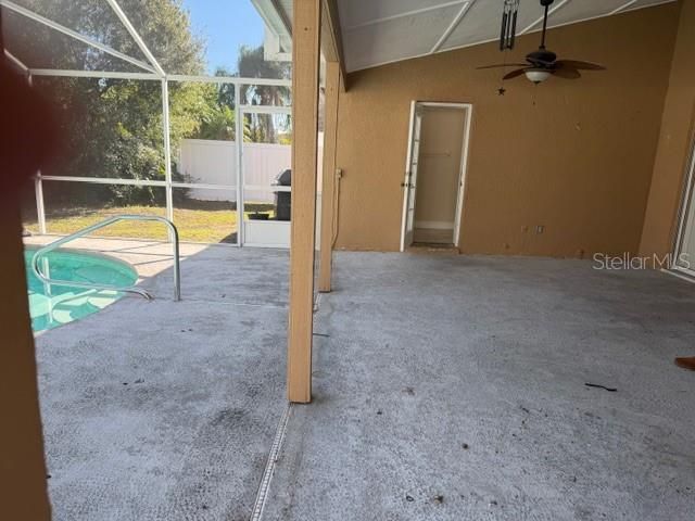 For Rent: $2,850 (4 beds, 2 baths, 2294 Square Feet)