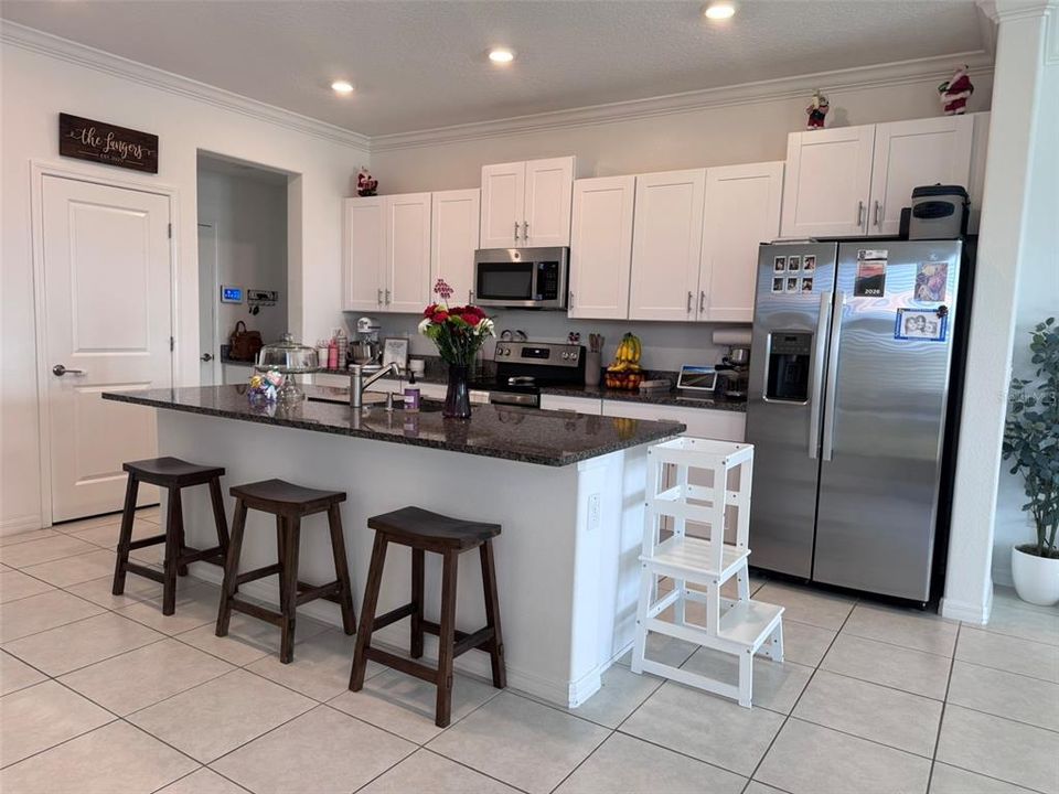 For Sale: $297,900 (3 beds, 2 baths, 1807 Square Feet)