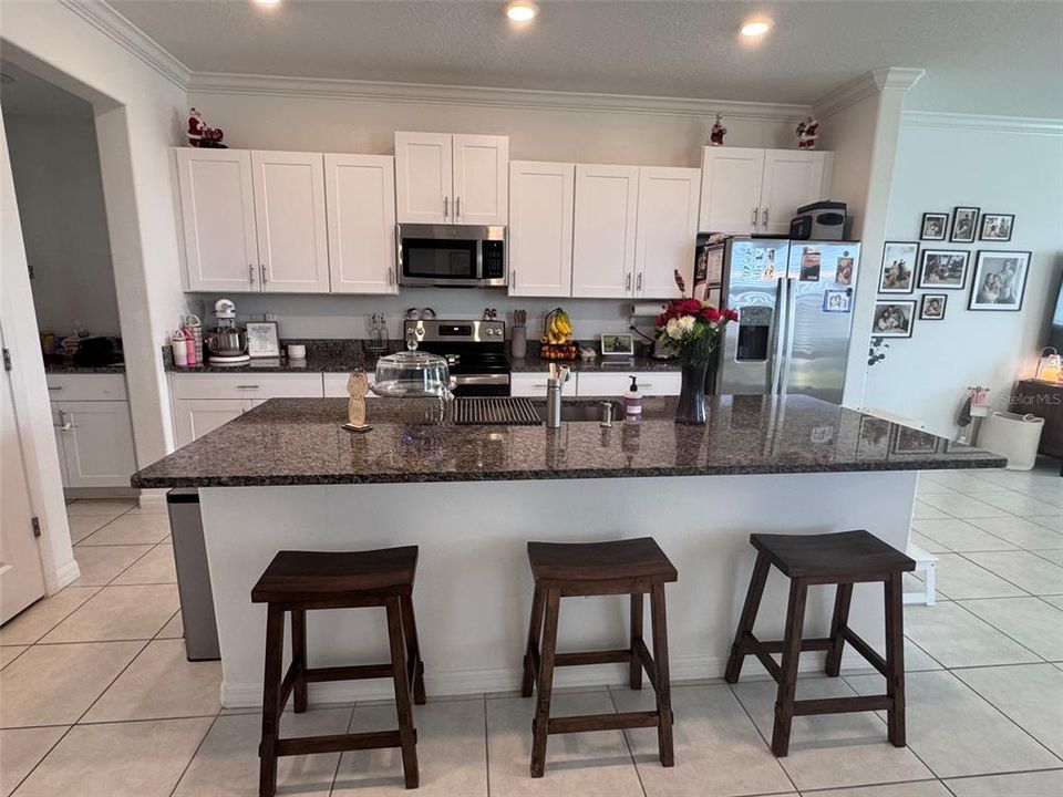 For Sale: $297,900 (3 beds, 2 baths, 1807 Square Feet)