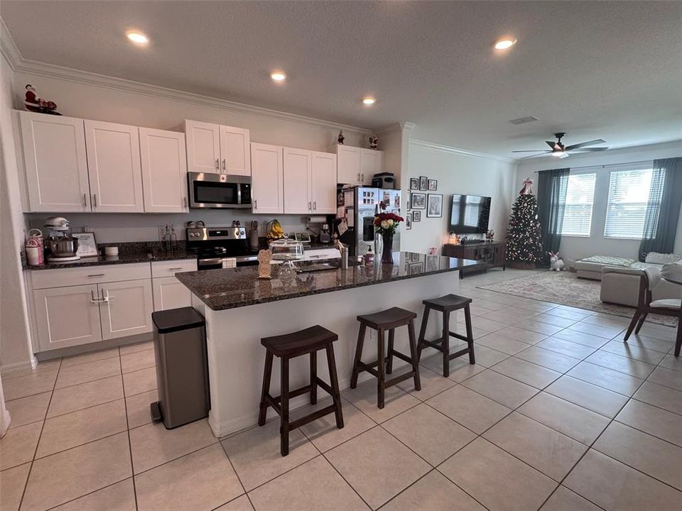For Sale: $297,900 (3 beds, 2 baths, 1807 Square Feet)