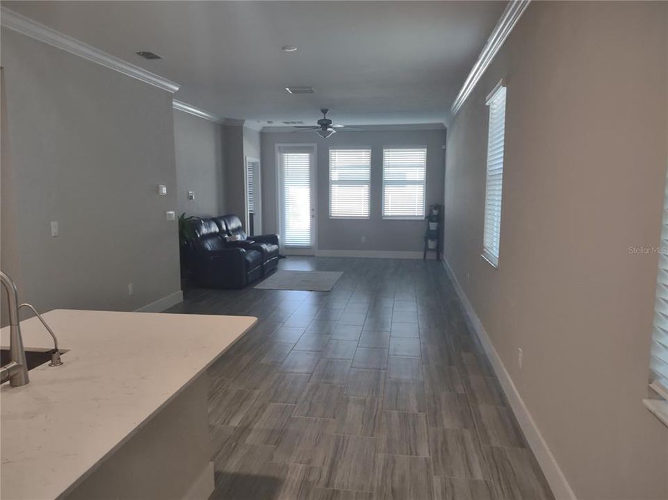 For Rent: $2,250 (3 beds, 2 baths, 1612 Square Feet)