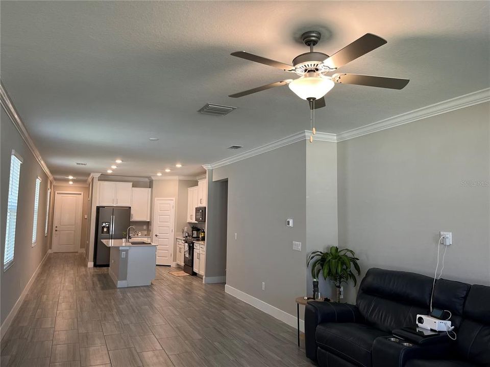 For Rent: $2,250 (3 beds, 2 baths, 1612 Square Feet)