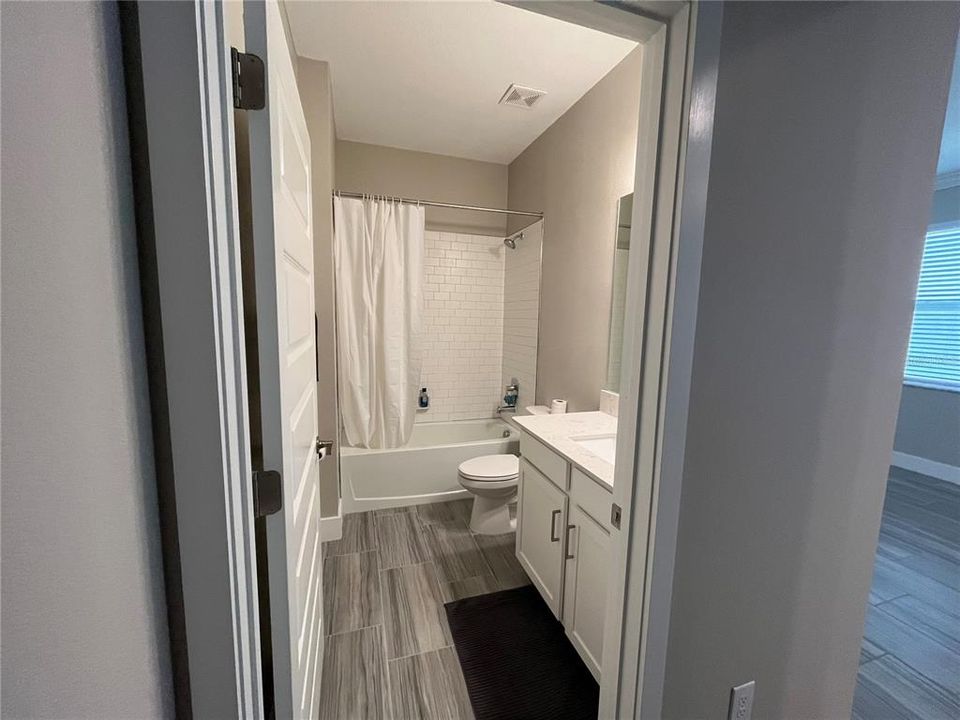 For Rent: $2,250 (3 beds, 2 baths, 1612 Square Feet)