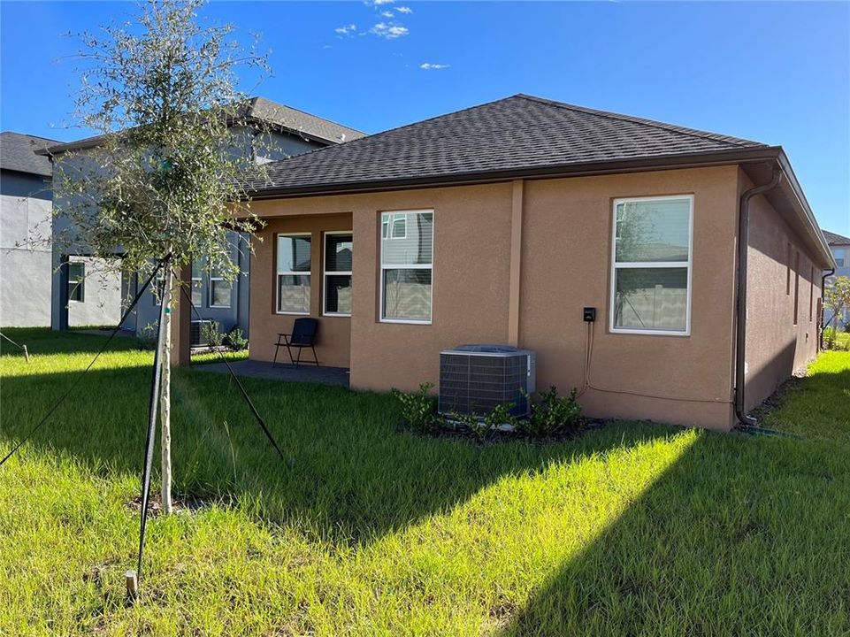 For Rent: $2,250 (3 beds, 2 baths, 1612 Square Feet)