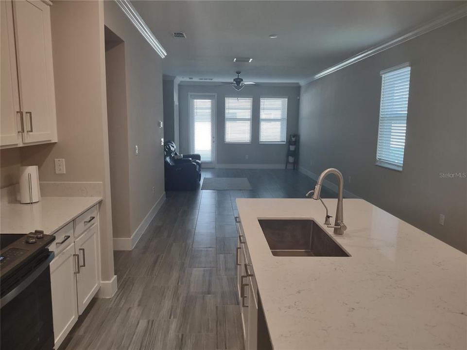 For Rent: $2,250 (3 beds, 2 baths, 1612 Square Feet)