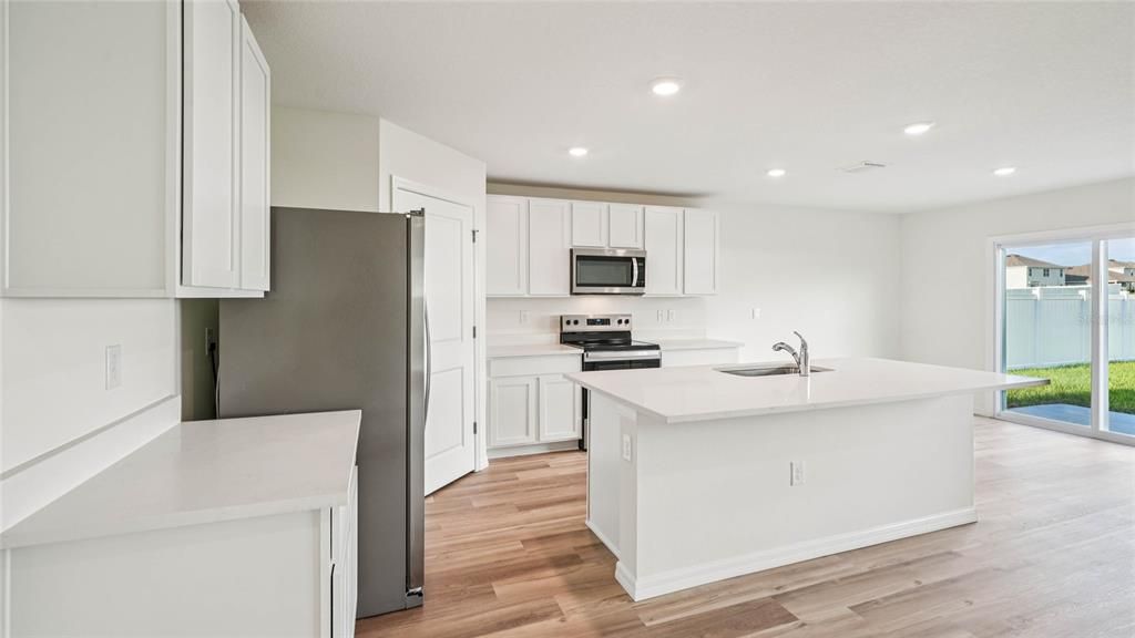 En Venta: $357,070 (5 camas, 3 baños, 2516 Pies cuadrados)