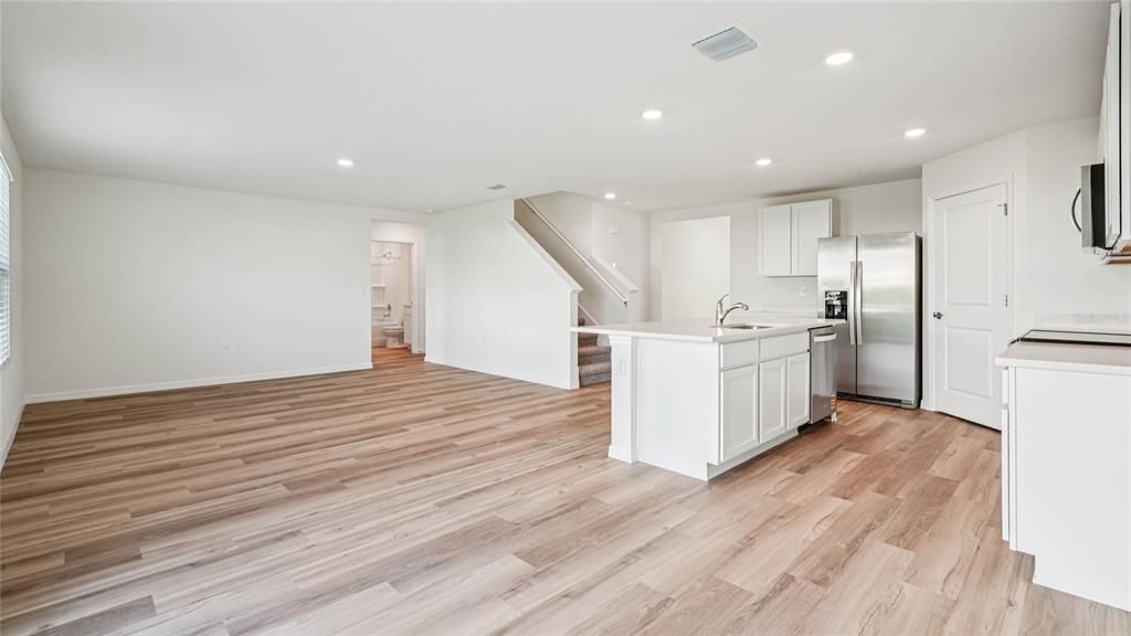 En Venta: $357,070 (5 camas, 3 baños, 2516 Pies cuadrados)