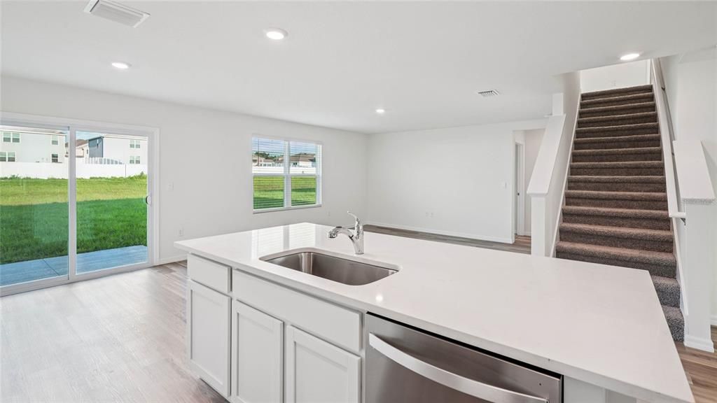 En Venta: $357,070 (5 camas, 3 baños, 2516 Pies cuadrados)