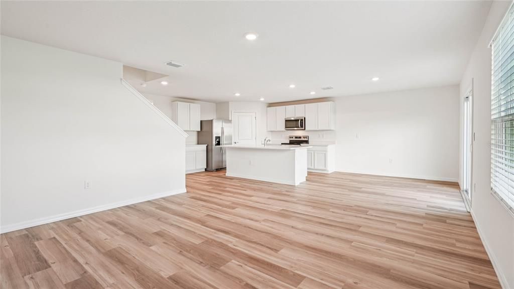 En Venta: $357,070 (5 camas, 3 baños, 2516 Pies cuadrados)