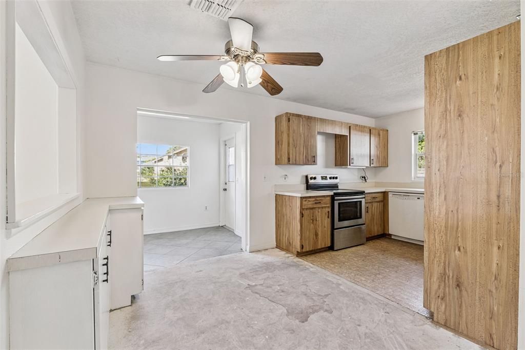 For Sale: $369,000 (3 beds, 2 baths, 1446 Square Feet)