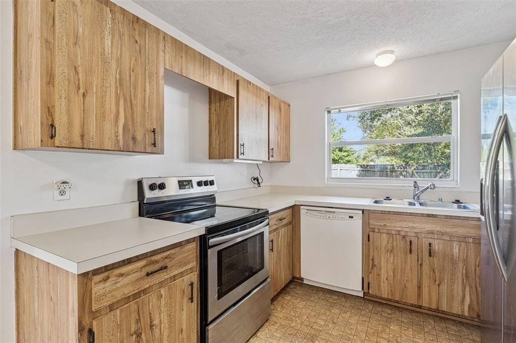 For Sale: $369,000 (3 beds, 2 baths, 1446 Square Feet)