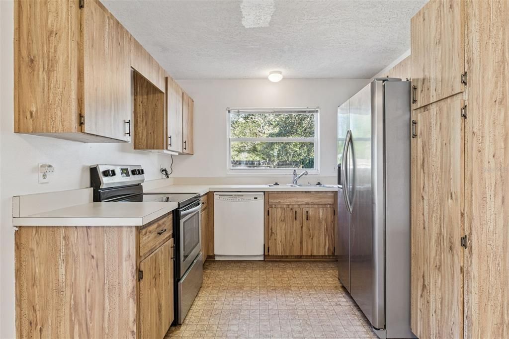 For Sale: $369,000 (3 beds, 2 baths, 1446 Square Feet)