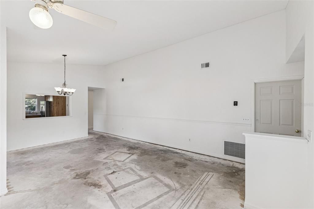 For Sale: $369,000 (3 beds, 2 baths, 1446 Square Feet)