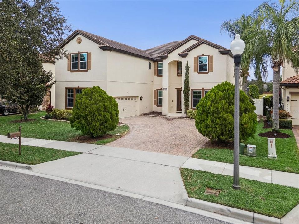 For Sale: $1,225,000 (7 beds, 5 baths, 4751 Square Feet)