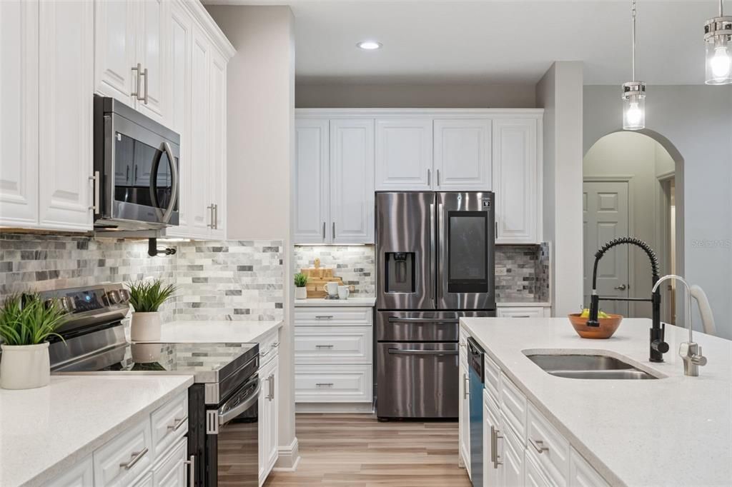 For Sale: $1,225,000 (7 beds, 5 baths, 4751 Square Feet)