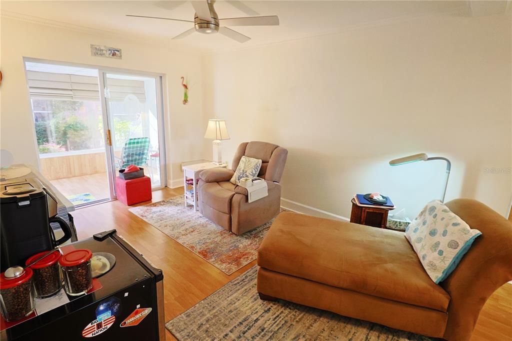 待售: $133,000 (2 贝兹, 1 浴室, 793 平方英尺)