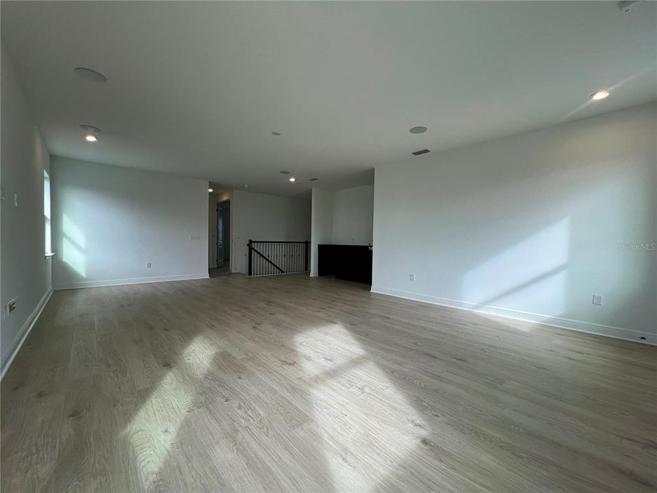 For Sale: $839,990 (6 beds, 4 baths, 4564 Square Feet)