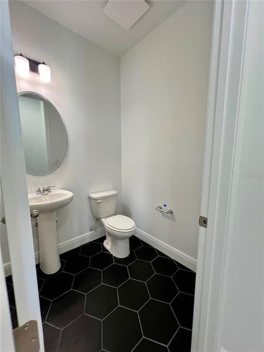 For Sale: $839,990 (6 beds, 4 baths, 4564 Square Feet)