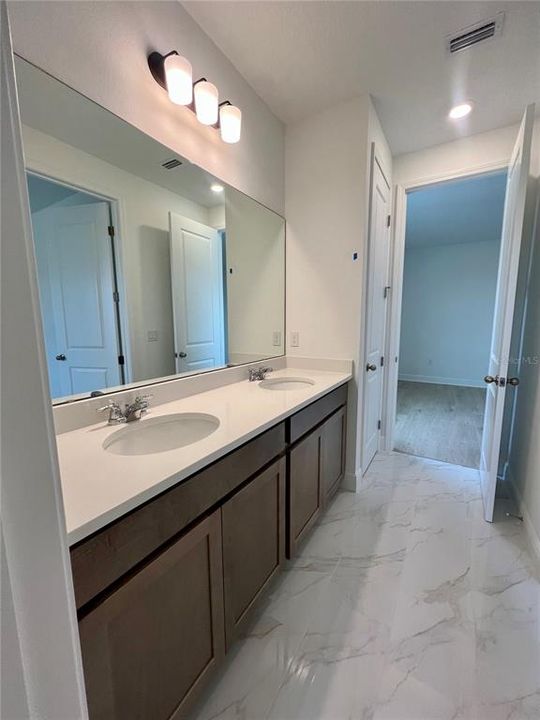 For Sale: $839,990 (6 beds, 4 baths, 4564 Square Feet)