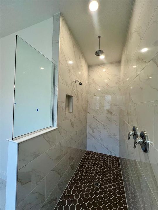 For Sale: $839,990 (6 beds, 4 baths, 4564 Square Feet)