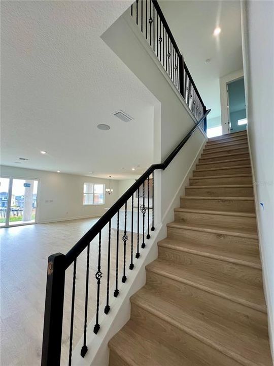 For Sale: $839,990 (6 beds, 4 baths, 4564 Square Feet)