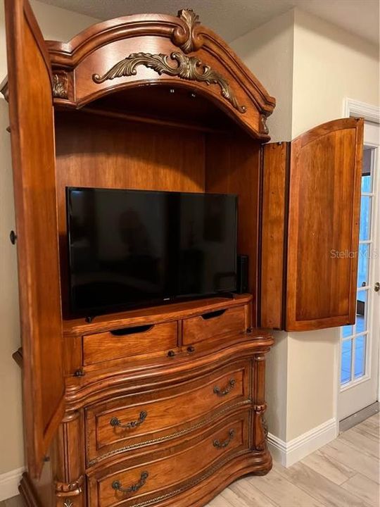 En Renta: $2,300 (3 camas, 2 baños, 2175 Pies cuadrados)