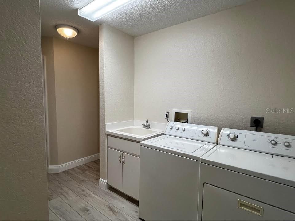 En Renta: $2,300 (3 camas, 2 baños, 2175 Pies cuadrados)