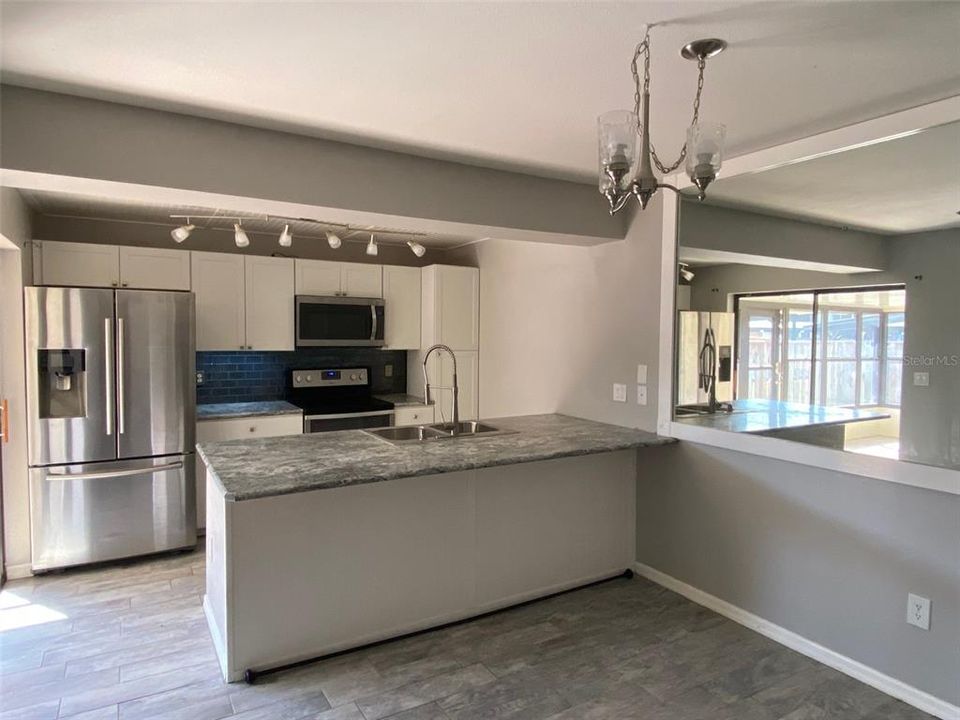 На продажу: $185,000 (2 спален, 2 ванн, 1288 Квадратных фут)