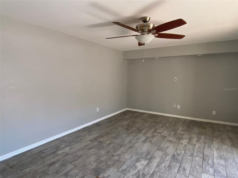 На продажу: $185,000 (2 спален, 2 ванн, 1288 Квадратных фут)