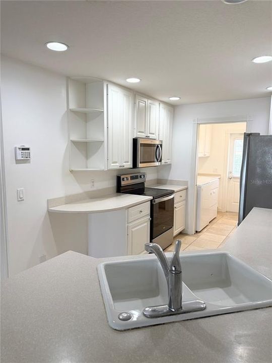 For Sale: $349,900 (3 beds, 2 baths, 1652 Square Feet)